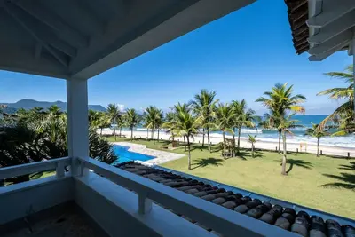 Image de Casa de Condomínio com 7 Quartos em condomínio fechado