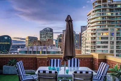 Image de Urban Sky Terrace in the Vibrant Heart of Sydney