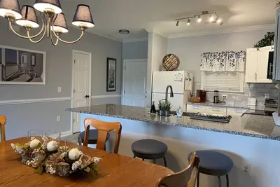 Image de Lovely/Quiet/Water View1st floor 2b/2ba unit, 10m-Beach-Seasonal rates apply