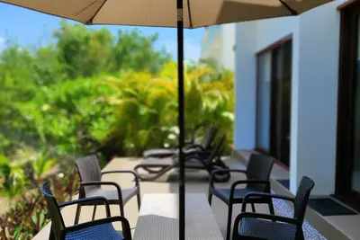 Image de Our beautiful, luxury villa is the ideal location for a tranquil jungle getaway.