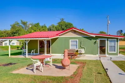 Image de Oklahoma Home Near Lake w/ Patio, Grill & Chiminea