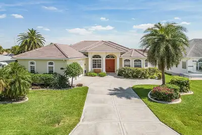 Image de Villa Haze – Private Pool, Hot Tub & Backyard Oasis near Fort Myers Beaches