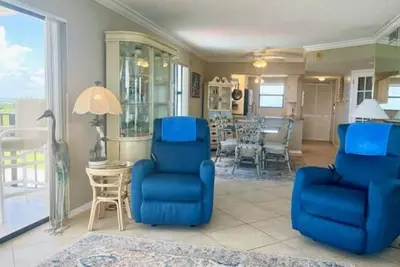Image de 2/2 Steps to the Beach + Pool on Hutchinson Island