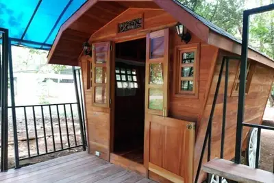 Image de Cozy, Private Wood Cabina by the Beach