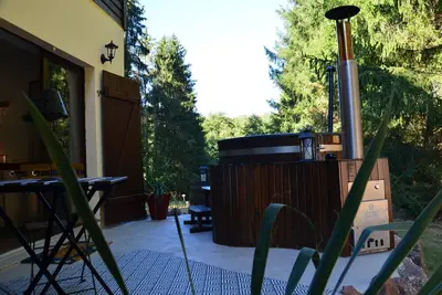 Image de Chambre d'hôtes avec jacuzzi (bain nordique) l'envol du coquelicot