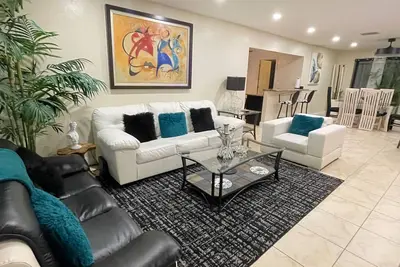 Image de Welcome to your \"Home Away From Home\" getaway • Near Miami & Hard Rock