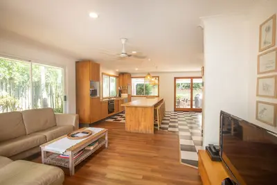 Image de Palm Beach House - Spacious low set house high up on Tramican Street