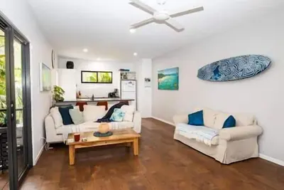 Image de Hideaway on Booran. Fantastically located 4 bedroom home in central Point Lookou