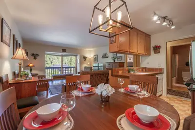 Image de Palisades Tahoe Condo~Walk to the Village~(#30)