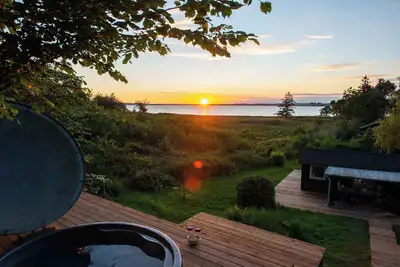 Image de Lovely cottage with wilderness bath and.