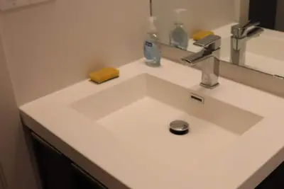 Image de Luxury Stay by Lakeshore in a cozy, quiet Condo