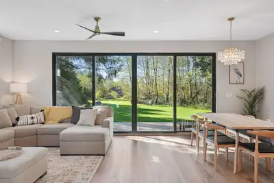 Image de 2 acre Retreat-walk to beach/hot tub/sauna