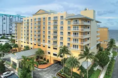 Image de Beautiful Beach Resort 1 Bedroom - Sleeps 4, 2 privately. Close to Fll airport.
