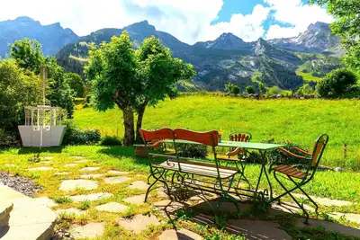 Image de Élégant Chalet avec Jardin et Vue Inoubliable