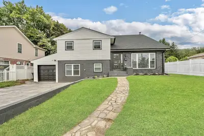 Image de Hidden gem in quiet neighborhood with pool