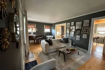 Image de Timeless Elegance-Modern Vintage Luxury