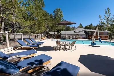 Image de 1 Bedroom Condo! Private Beach, Kitchenette, Free Parking, Outdoor Pool!
