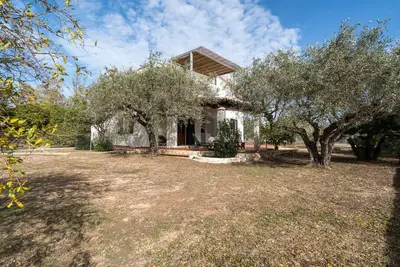 Image de Maison de vacances 'Villa Francesco P Terra' avec terrasse privée et jardin privé
