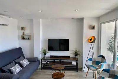 Image de Appartement élégant à Torremolinos avec terrasse, proche plages et Wi-Fi gratuit
