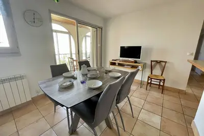Image de Spacieux trois pièces avec loggia vitrée et parking sécurisé