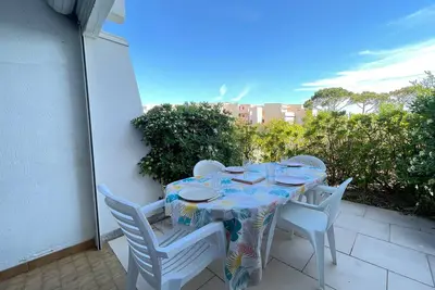 Image de Appartement 2 pièces face à la mer avec terrasse, parking privé et wifi à Sète