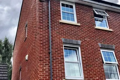 Image de 3 bedroom townhouse located in the centre of Newbury (21mar)