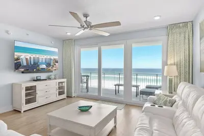 Image de Blu 502 ~ Luxury End-Unit w/3 Master Suites & Amazing Oceanfront Views ~ Sleeps 8
