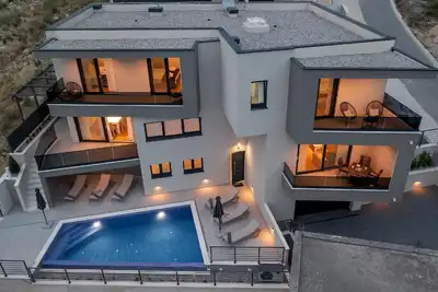 Image de Maison de vacances Makarska pour 1 - 10 personnes avec 5 chambres Ă coucher - Maison de vacances