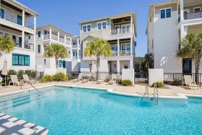 Image de \"Catch Some Rays\" Fab Inlet Beach Home with Pool and Steps from the beach