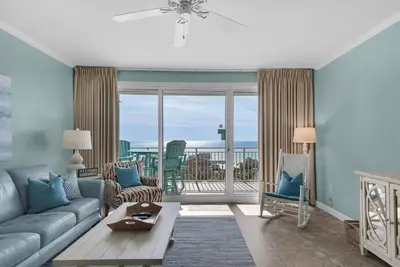 Image de 🌴Gulf Views-Steps to Beach-Gorgeous Interior-2br Sterling Shores 607🌴