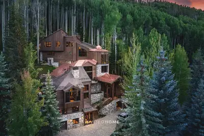 Image de Forest Road Home by InvitedHome | Pool, Hot Tub, Funicular to Chalet, Hike, Bike