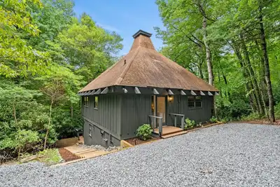 Image de The Tea House at Connestee Falls
