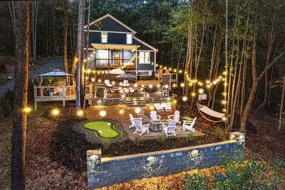Image de Boho-Chic Retreat near Asheville. Outdoor Fun, Hot Tub, Sauna, Firepit.