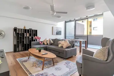 Image de Bright and Chic with Unbeatable Proximity