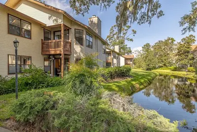Image de ~ Ssi Oasis with Resort Amenities ~ Harbour Oaks ~