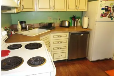 Image de 2 bedroom home, walk to beach, 10 minute drive to Portland. 30 day minimum stay