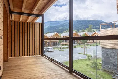 Bel appartement pour 10 personnes avec Wifi, Tv, terrasse, vue panoramique et parking