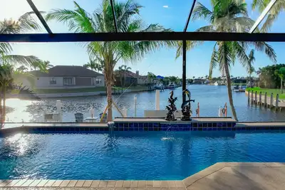 Image de Luxury Tropical long waterfront view w/bikes, kayaks, golf clubs, beach gear incl.
