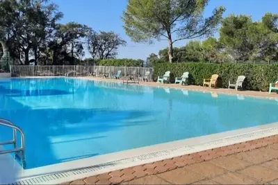 Image de Maison spacieuse avec piscine proche de la mer