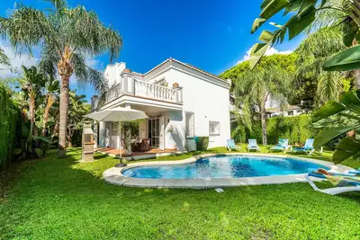 Image de Villa Moongate - Trois Chambres Villa, Couchages 6