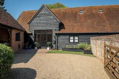 Image de Pass the Keys | Bradenham Barn in The Chiltern Hills