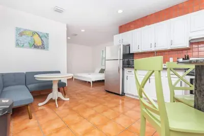 Image de Private Guesthouse with Full Kitchen and Bath