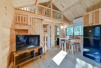Catskills Tiny Home Cabin: Surrounded by Nature!