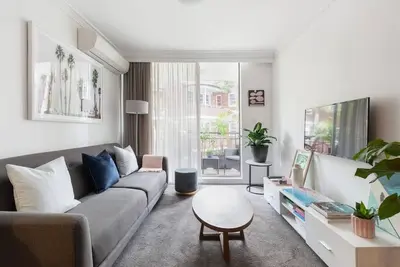 Image de Harbourside Style, 2 Bed, A/C, Pool -Elizabeth Bay