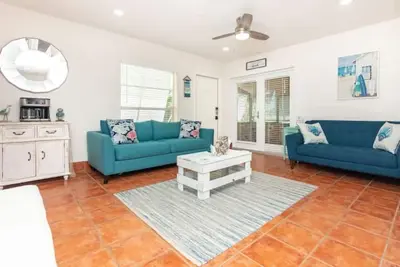 Image de Gorgeous Beach Themed Home