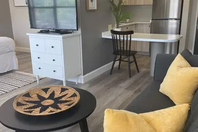 Image de Affordable Vibrant Austin Living\n