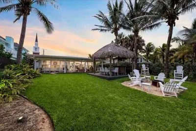 Image de Oceanfront Luxury Home | Ocean Views | Sleeps 10 | Private Beach Access
