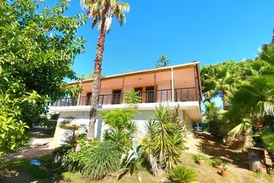 Image de Caparica, V4 House with garden in Lazarim, Caparica