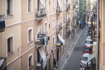 Image de Bel appartement dans le centre de Barcelone - 100 mètres de la plage!