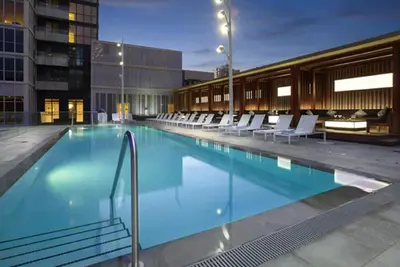 Image de Luxury 2 Beds close to Rogers Centre Cn Tower Scotia Arena & Free Parking